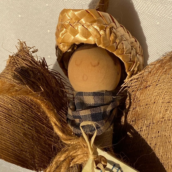 Hawaiian Angel Christmas Ornament - Picture 4 of 8